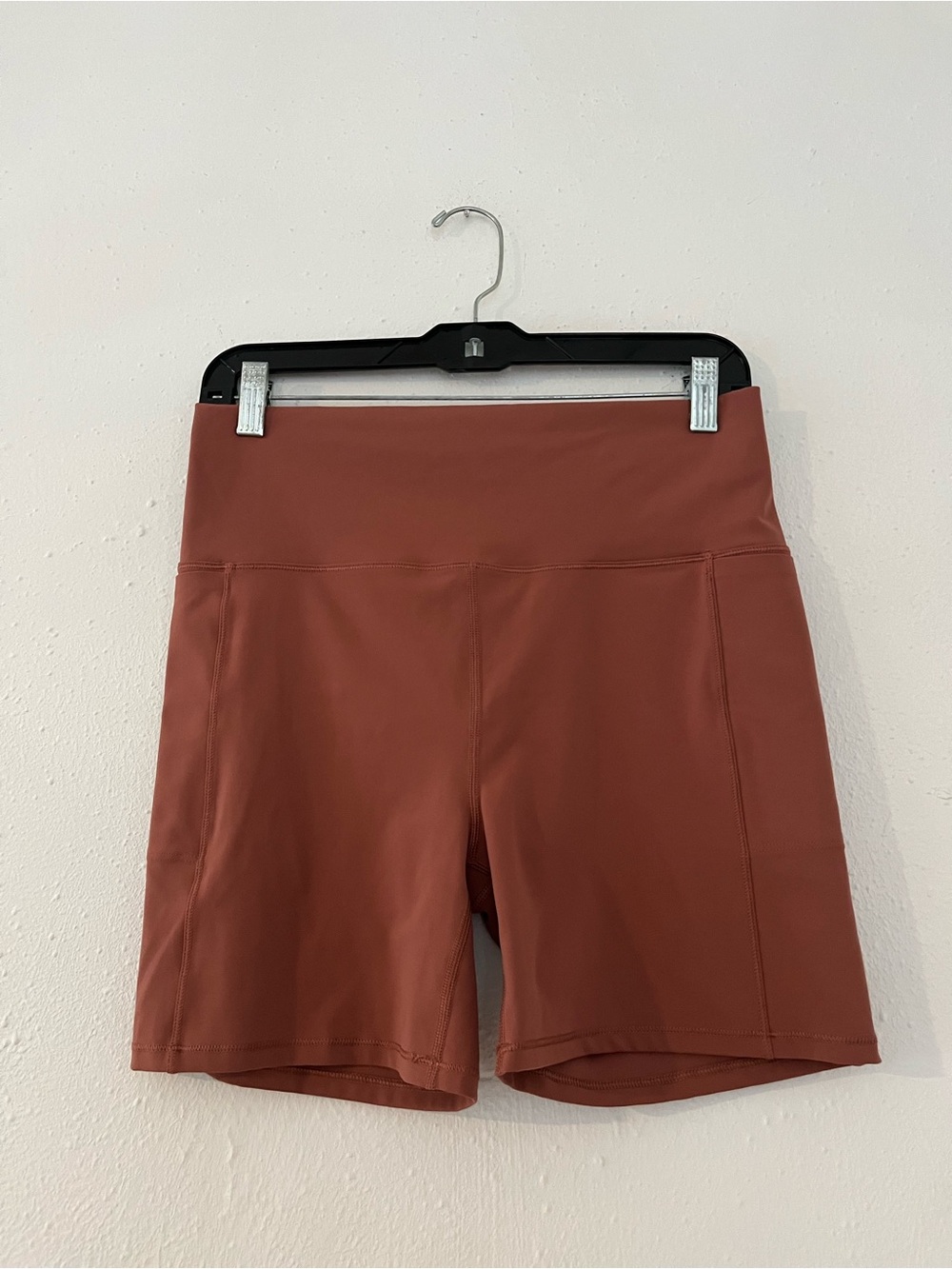 High-Rise Women's Bike Shorts in Rust